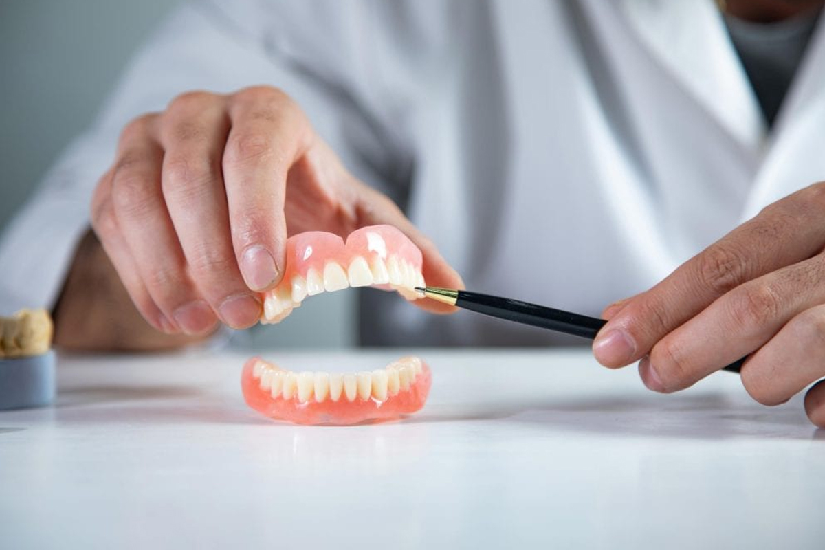 Damaksız Protez Diş Nasıl Yapılır?